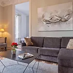 Luxurious Apartment For 9 People Recently Renovated In The Center Of Barcelona