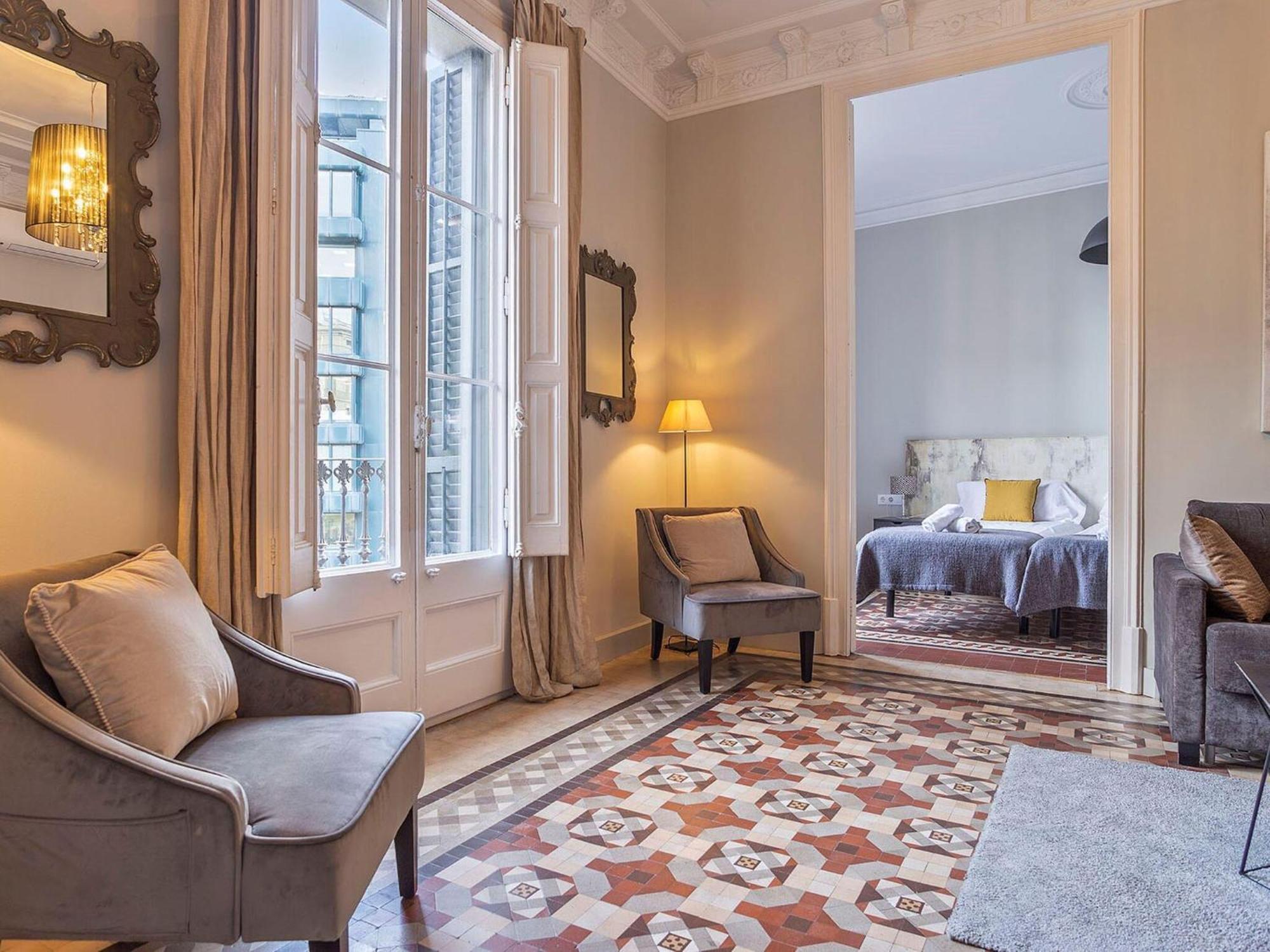 Luxurious For 9 People Recently Renovated In The Center Of * Barcelone