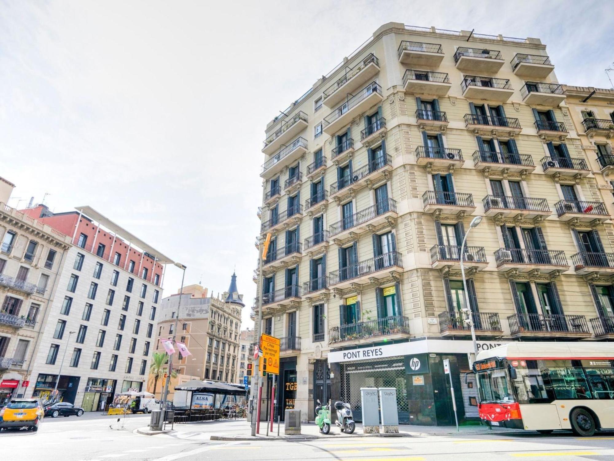 Luxurious For 9 People Recently Renovated In The Center Of *