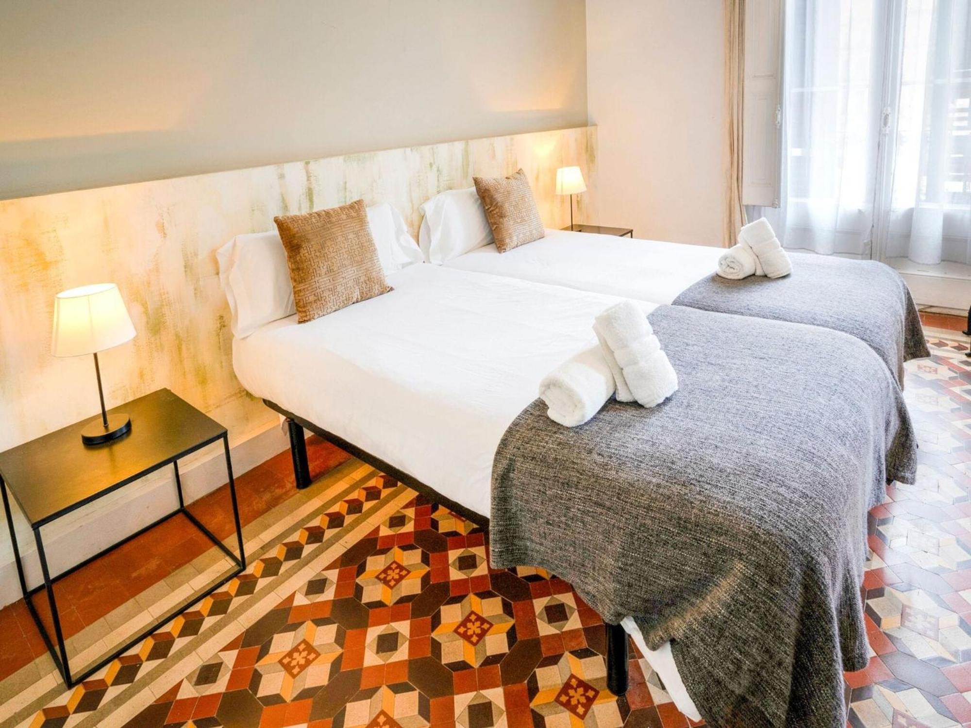 Luxurious For 9 People Recently Renovated In The Center Of Villa Barcelone