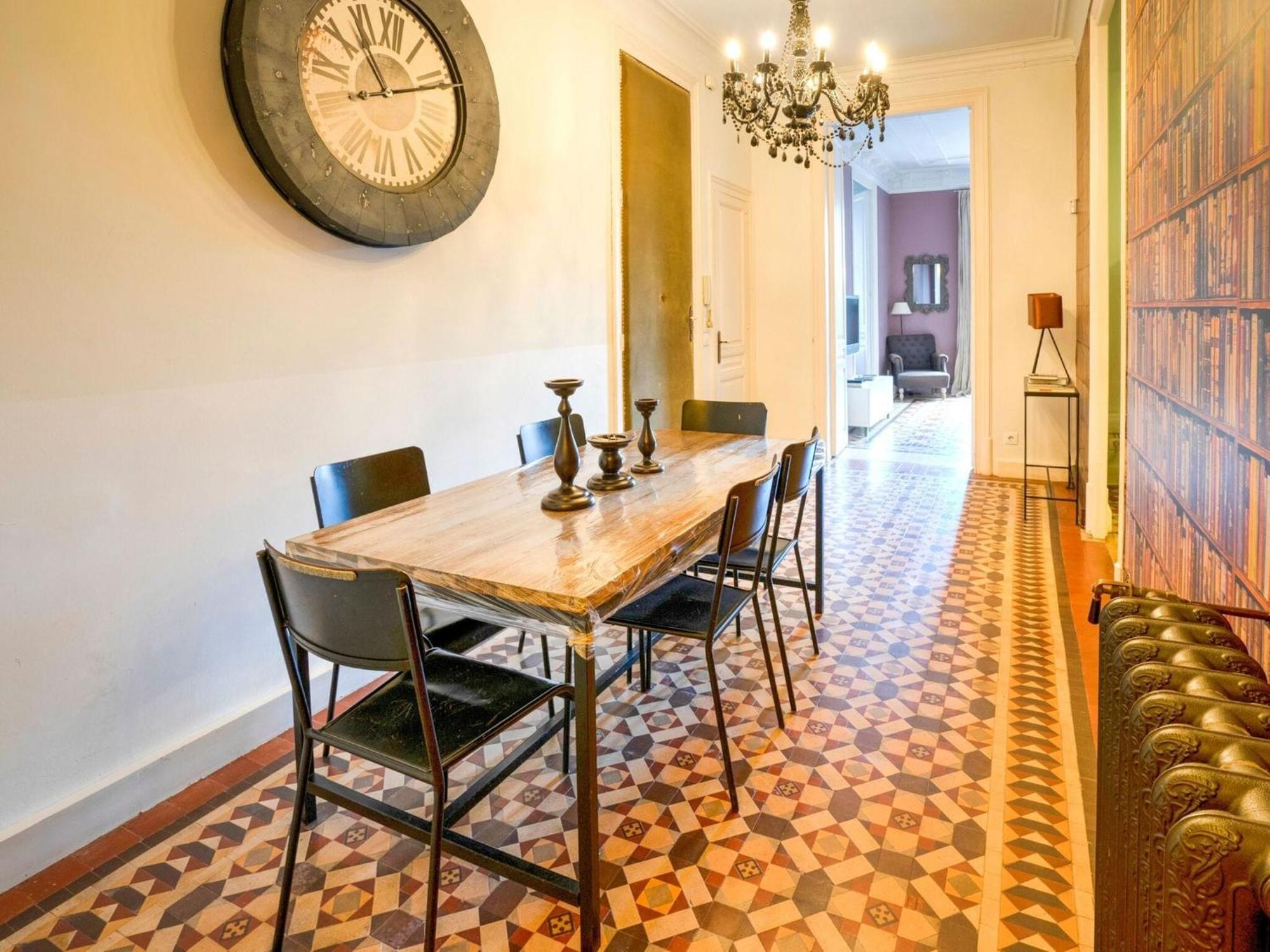 Villa Luxurious For 9 People Recently Renovated In The Center Of *