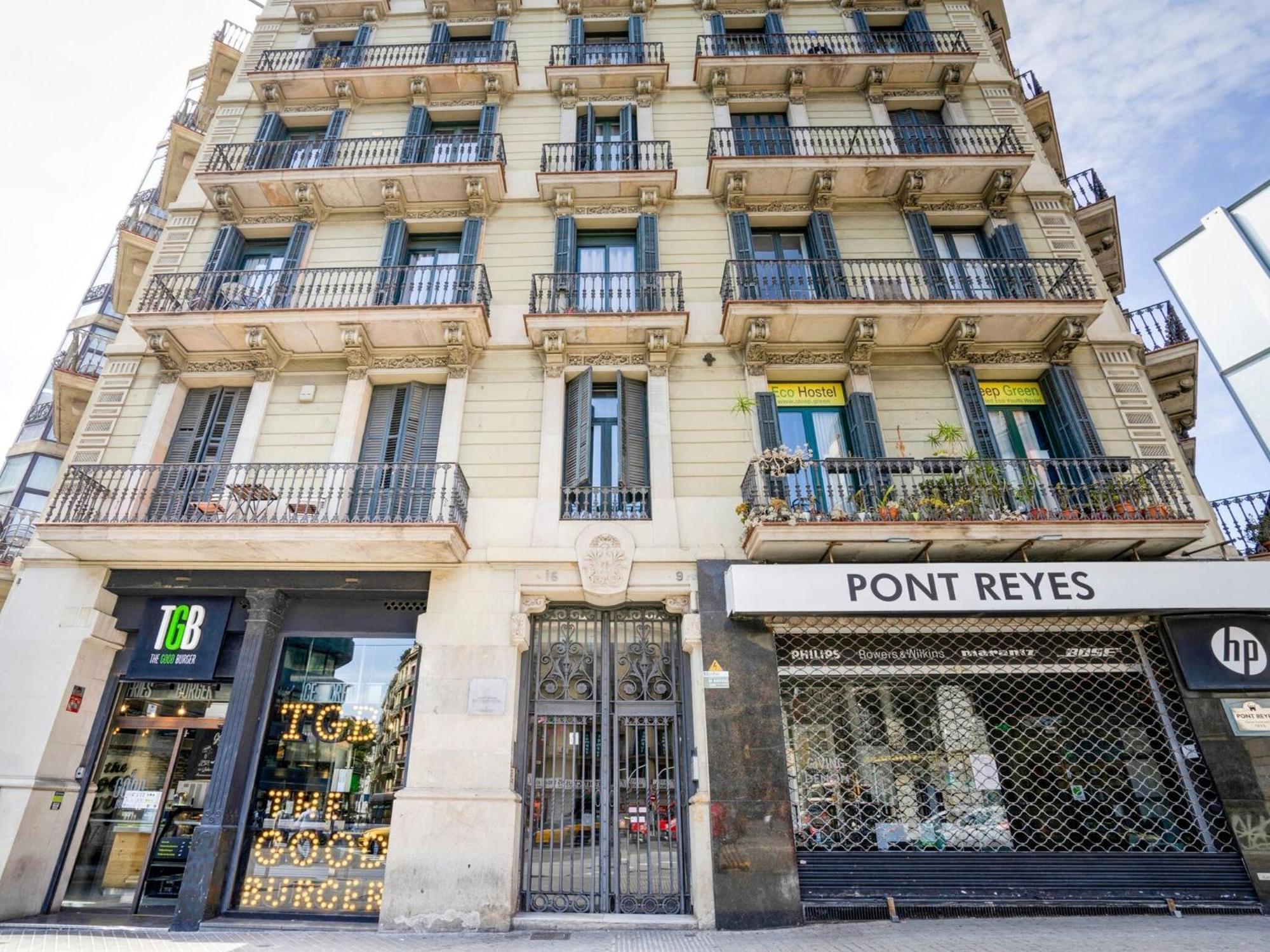 Luxurious For 9 People Recently Renovated In The Center Of * Barcelone