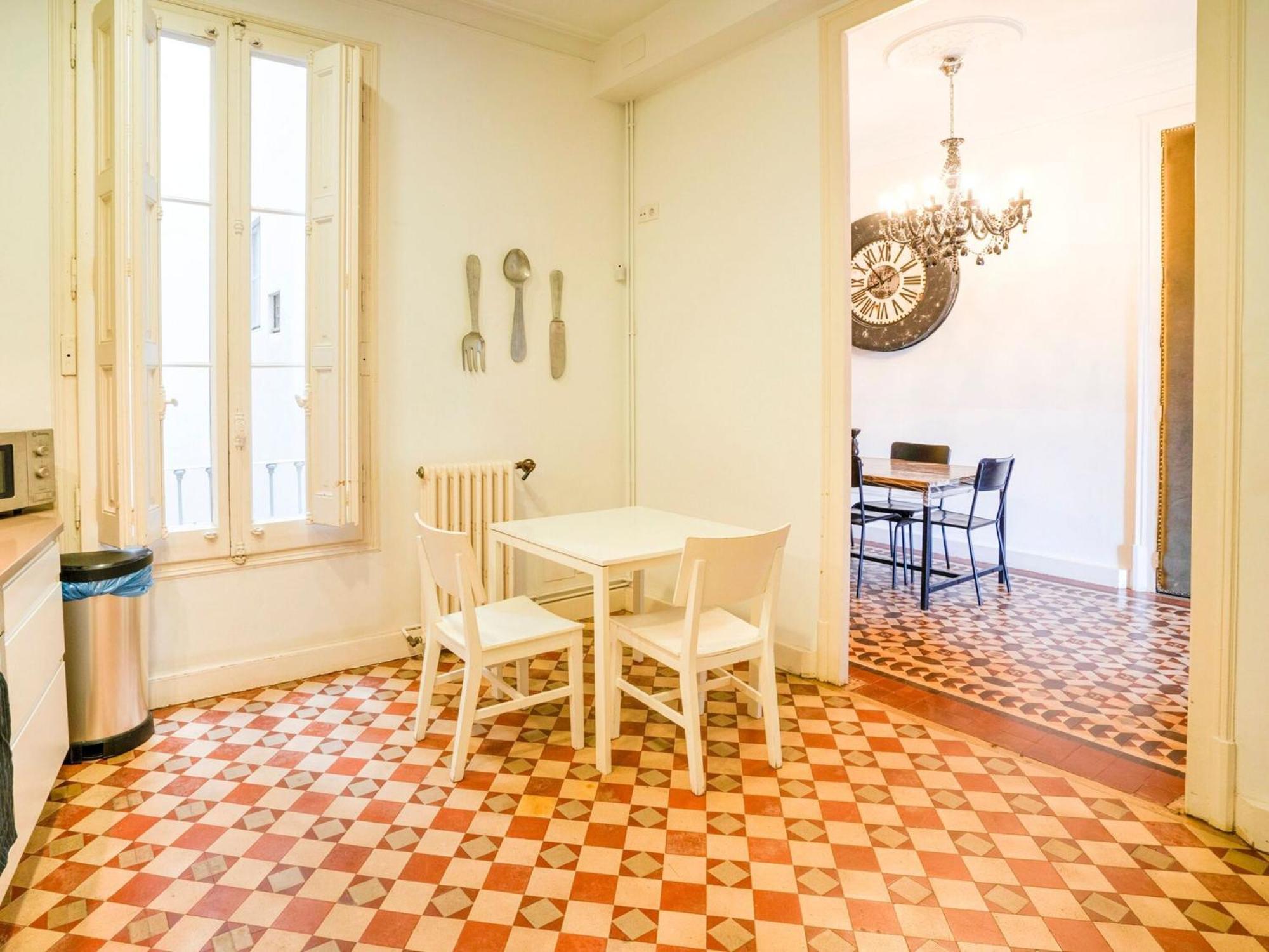 Luxurious For 9 People Recently Renovated In The Center Of Barcelone