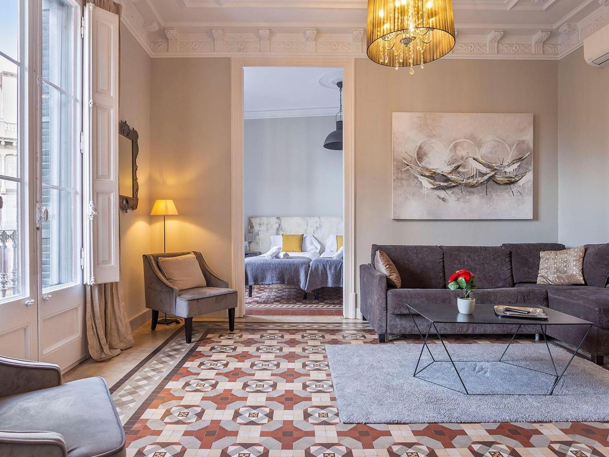 Luxurious For 9 People Recently Renovated In The Center Of * Barcelone