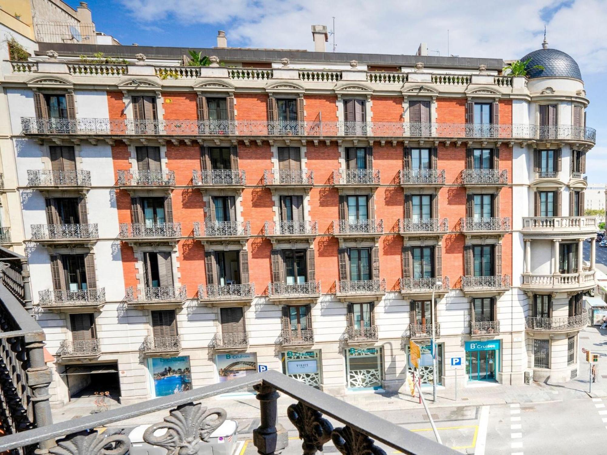 Luxurious For 9 People Recently Renovated In The Center Of *