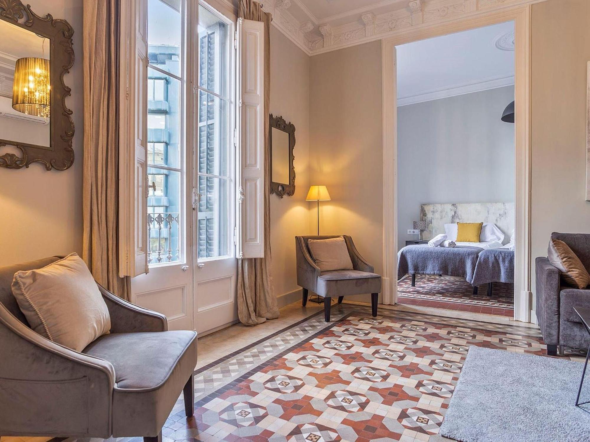 Luxurious For 9 People Recently Renovated In The Center Of Villa Barcelone