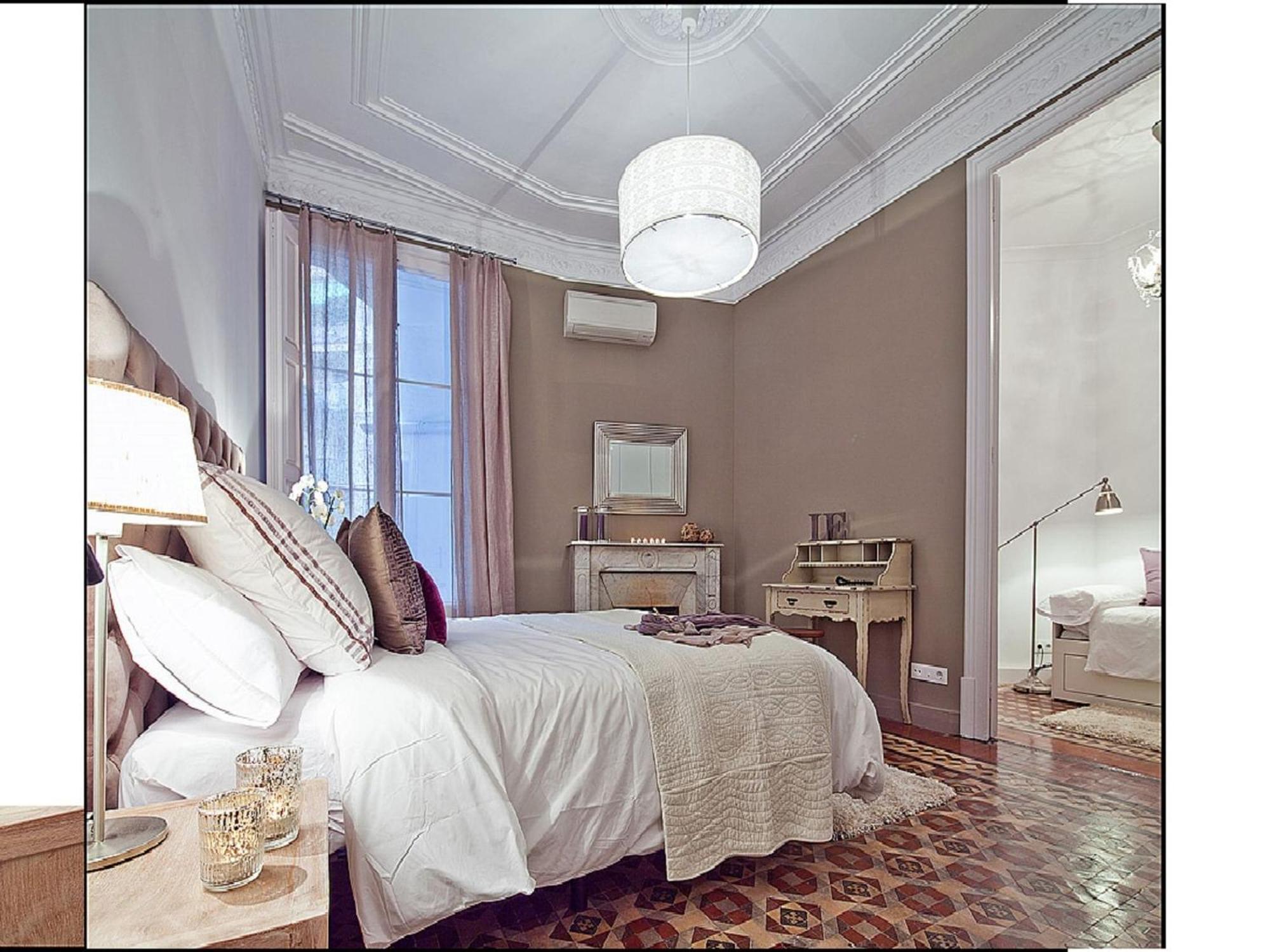 Luxurious For 9 People Recently Renovated In The Center Of Villa Barcelone