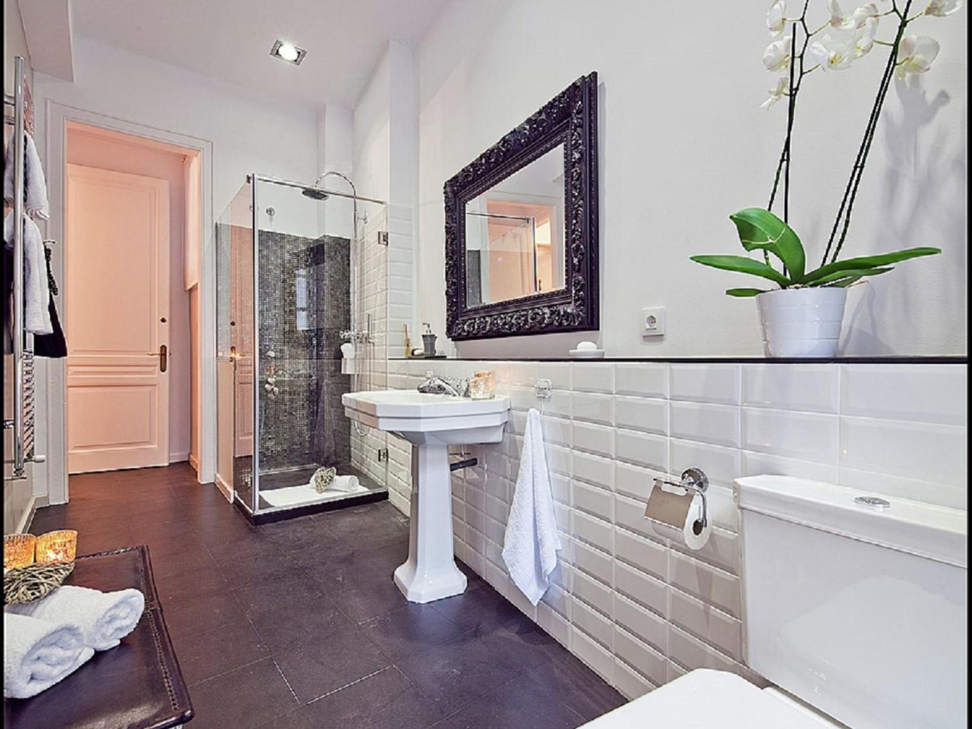 Luxurious For 9 People Recently Renovated In The Center Of *