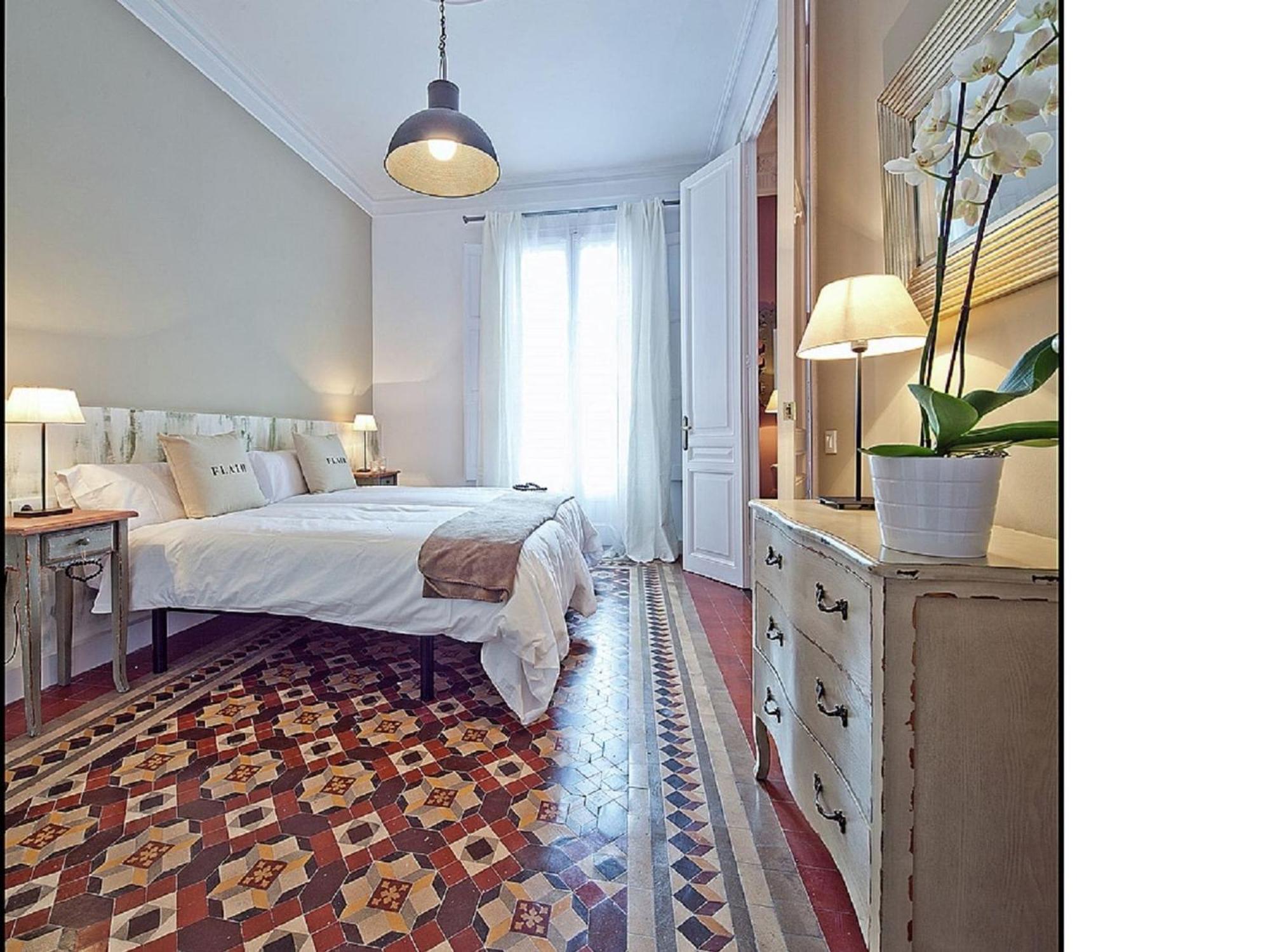 Luxurious For 9 People Recently Renovated In The Center Of Villa *