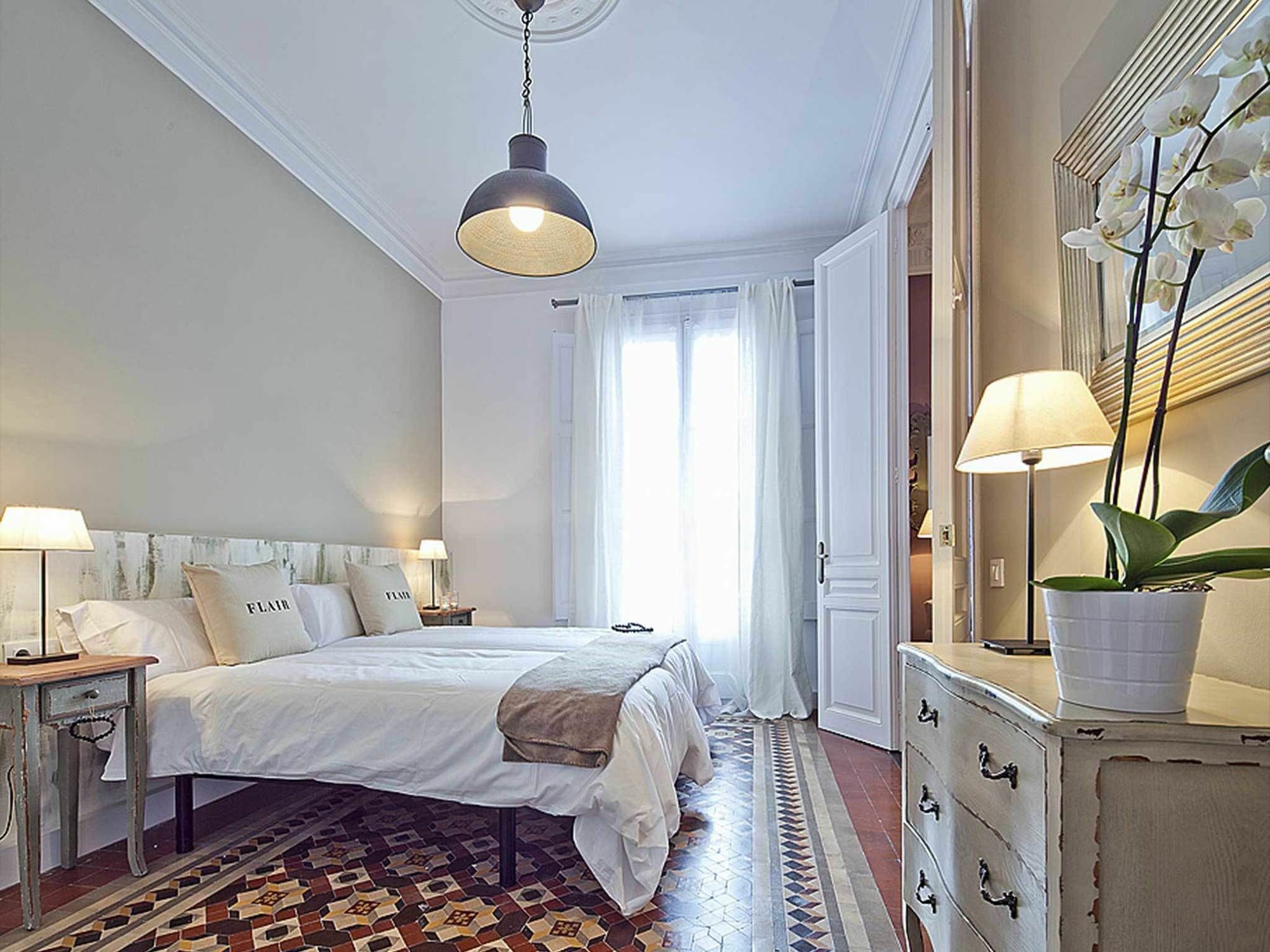 Villa Luxurious For 9 People Recently Renovated In The Center Of *
