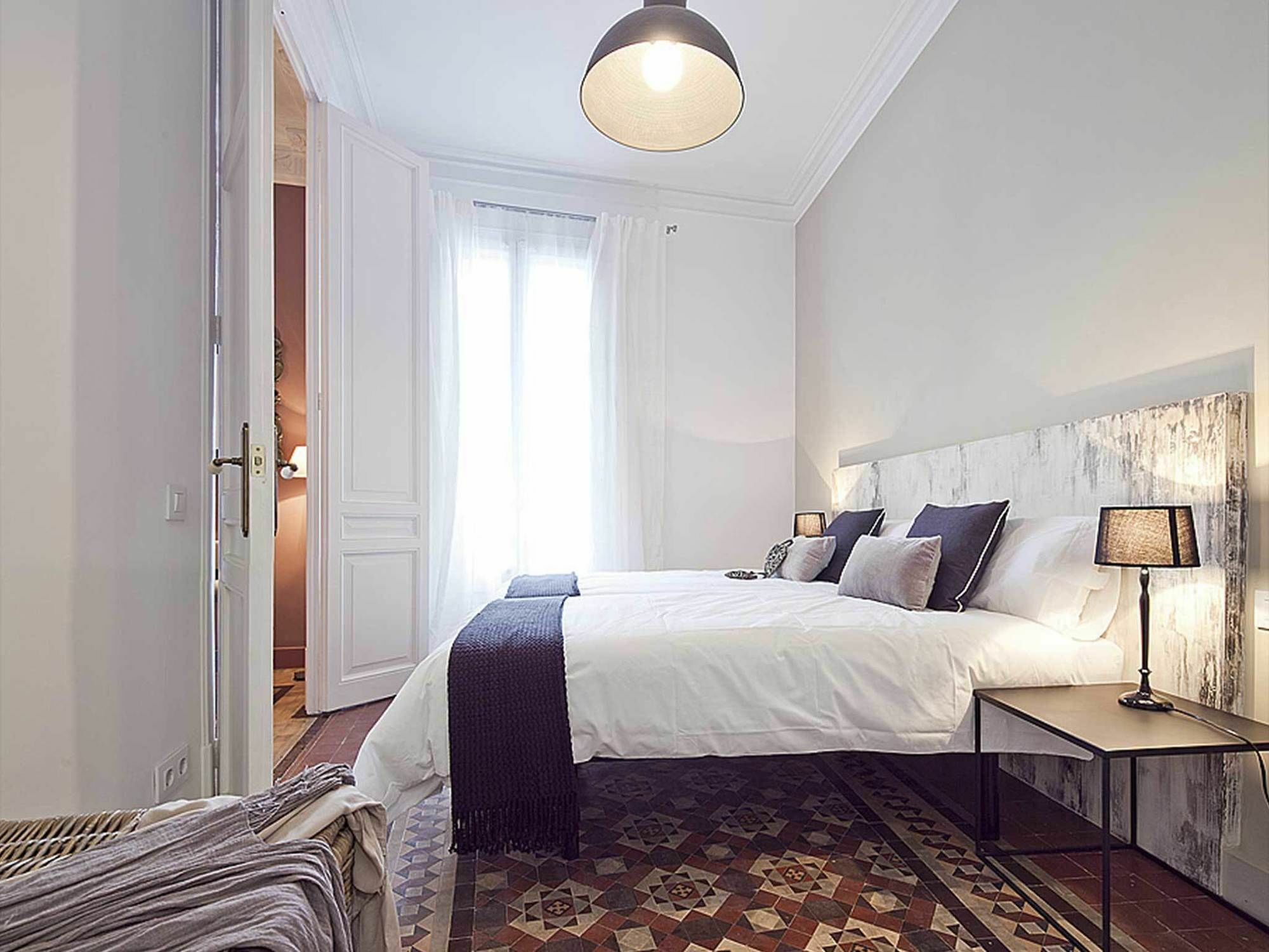 Villa Luxurious For 9 People Recently Renovated In The Center Of *